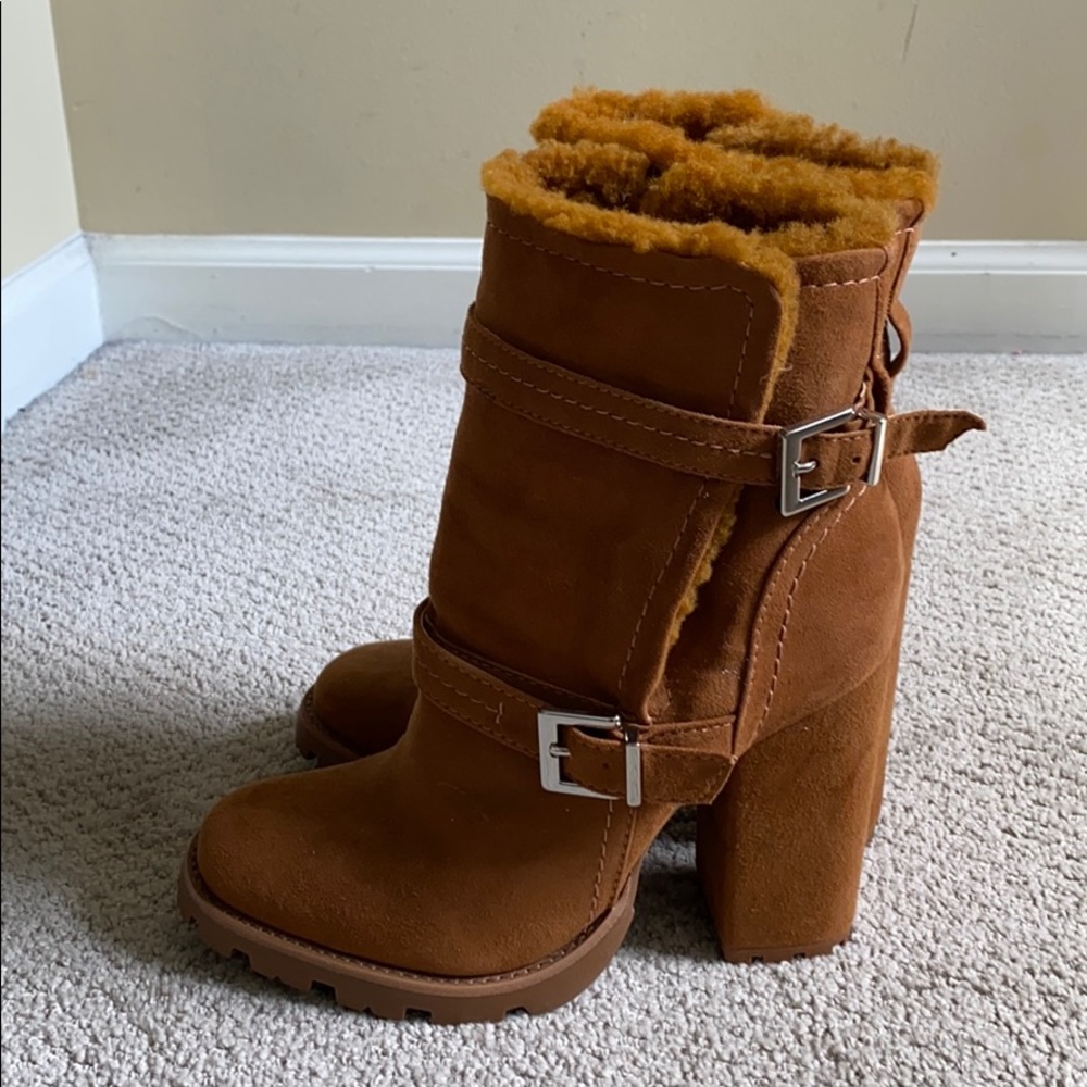 Boots - Picture 2 of 7